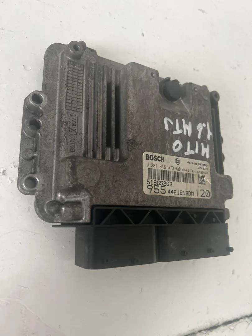 CENTRALINA MOTORE con codice 0281015573 da ALFA ROMEO Mito Serie (955_) (08>) 1600 Diesel con codice motore 955A3000 (2009)