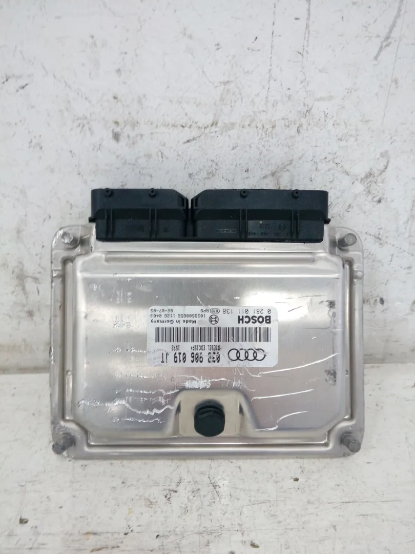 0281011138 / 038906019JT CENTRALINA MOTORE AUDI A4 Avant (8E) (00>04) 1900 Diesel (2003)