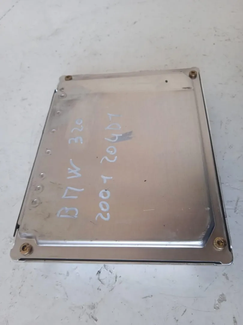 CENTRALINA MOTORE con codice 0281010205 da BMW Serie 3 E46 Berlina 2000 Diesel con codice motore 204D1/204D1 (2001)