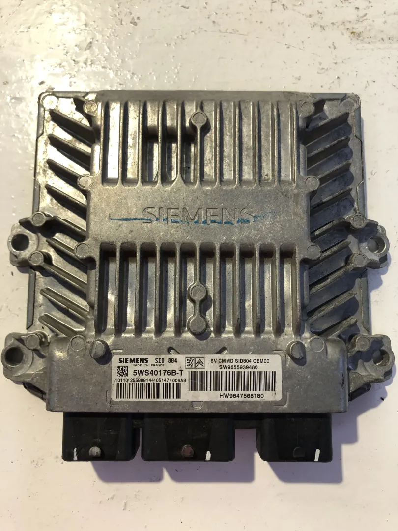CENTRALINA MOTORE con codice 5WS40176BT / SW9655939480 / HW9647568180 da CITROEN C3 2Â° Serie 1100 Benzina (2005)