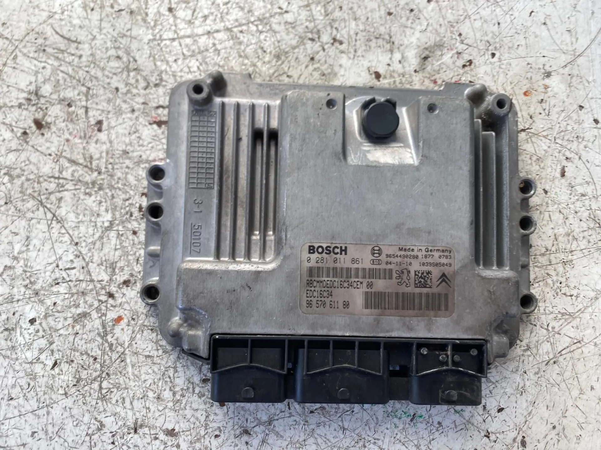CENTRALINA MOTORE con codice 0281011861 da CITROEN C3 2Â° Serie 1400 Diesel con codice motore 8HX/8HX (2006)