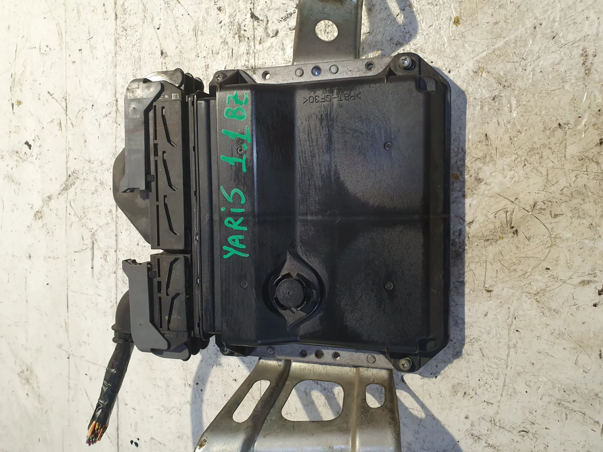 CENTRALINA MOTORE con codice 896610D400 / MB2751002503 da TOYOTA Yaris Serie (08>11) 1300 Benzina (2010)