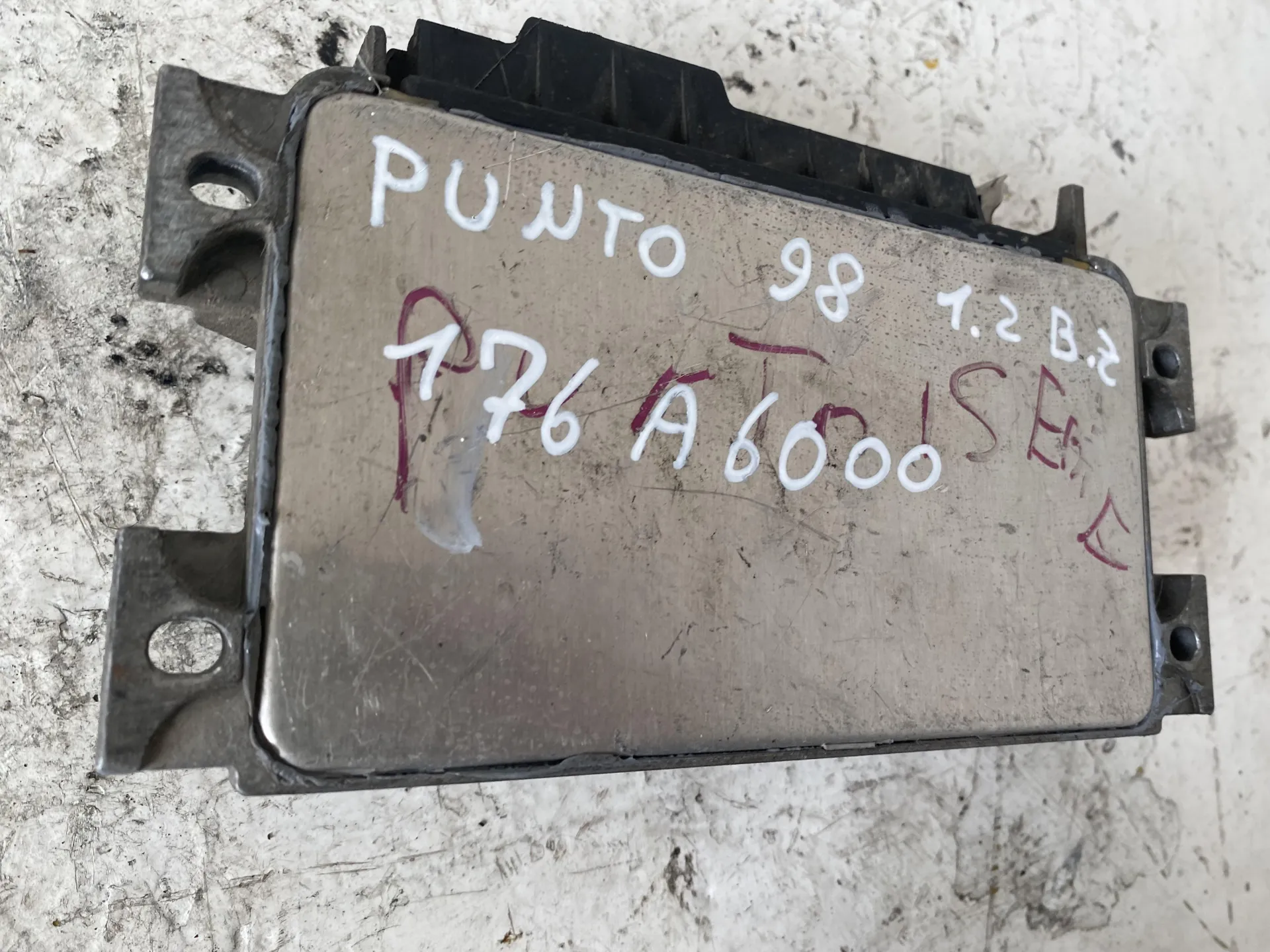 CENTRALINA MOTORE con codice 7795574 da FIAT Punto Berlina 3P 1200 Benzina con codice motore 176A6000/176A6000 (1998)