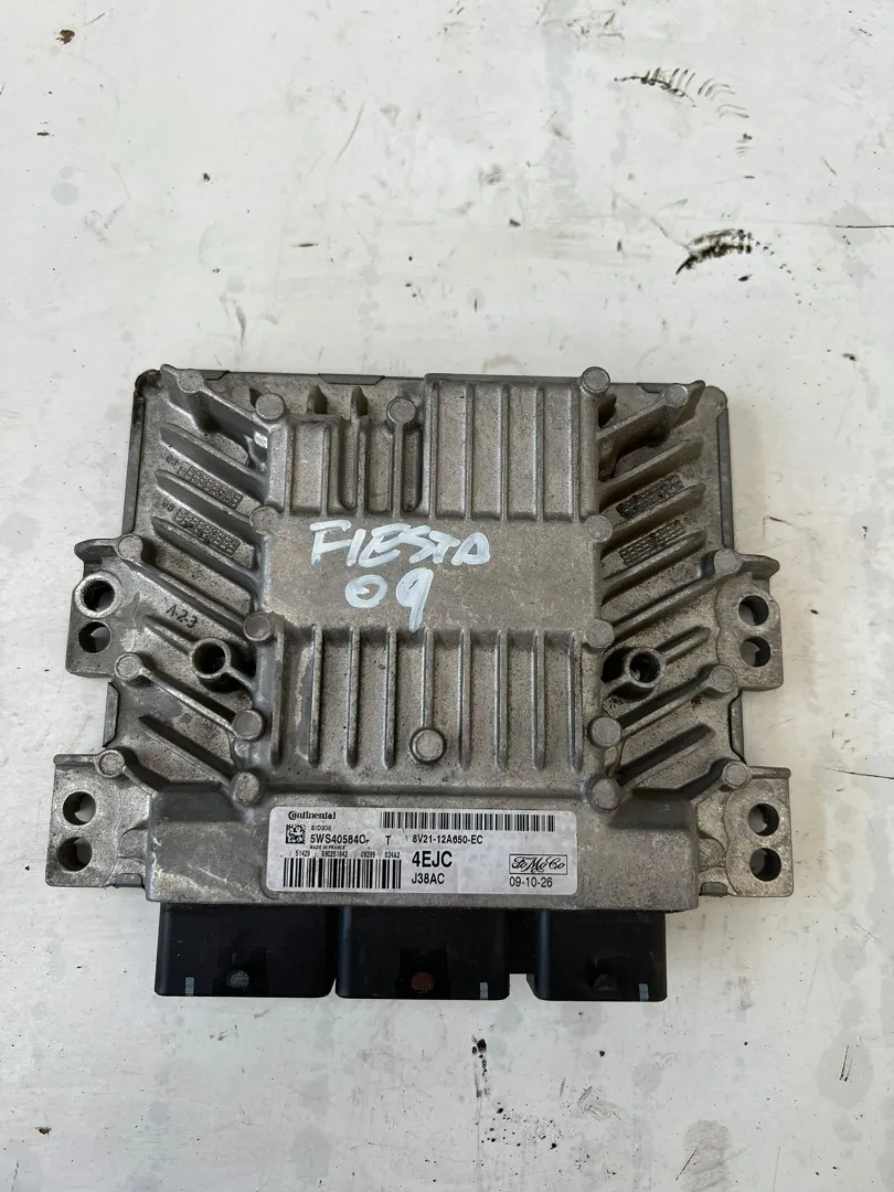 Centralina motore Ford Fiesta 1.4 D del 2009 CODICE RICAMBIO : V2112A650EC