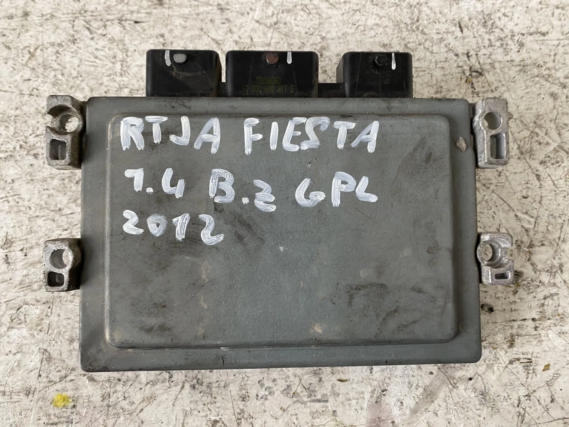 CENTRALINA MOTORE con codice 8V2112A650 1H da FORD Fiesta 6Â° Serie 1400 Benzina \ Metano con codice motore RTJA/RTJA (2012)