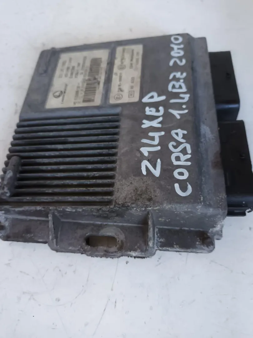 CENTRALINA MOTORE con codice 67R-016002 da OPEL Corsa D 5P 1Â° Serie 1400 Benzina con codice motore Z14XEP/Z14XEP (2010)