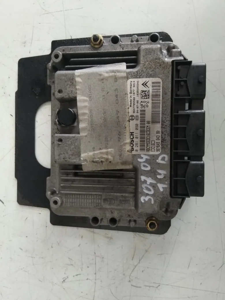 Centralina motore Peugeot 307 del 2004 1.4 Diesel CODICE RICAMBIO : 96 549 843 80