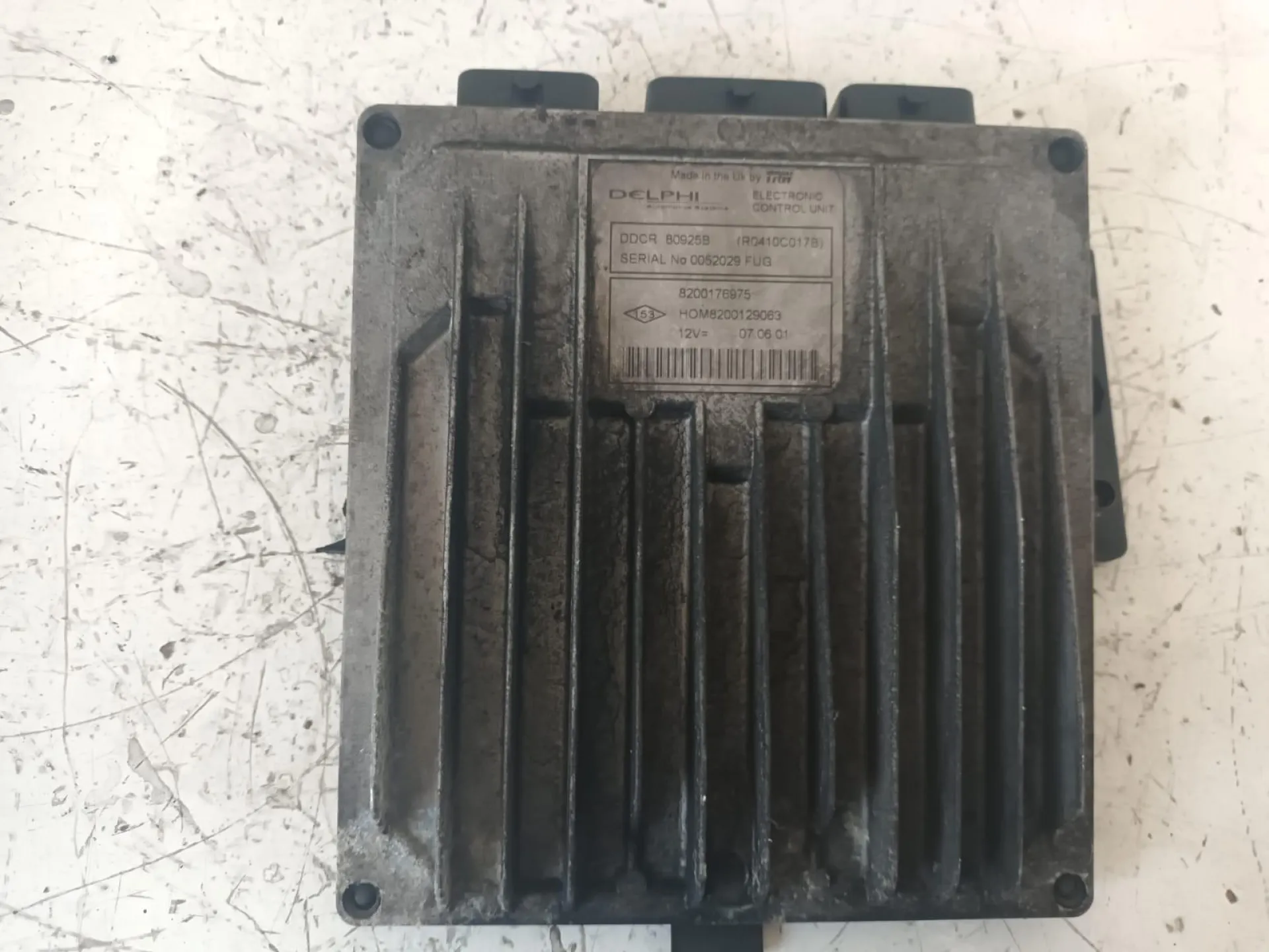 CENTRALINA MOTORE con codice 8200176975 da RENAULT Clio Serie (08>15) 1500 Diesel con codice motore K9K/K9K (2010)
