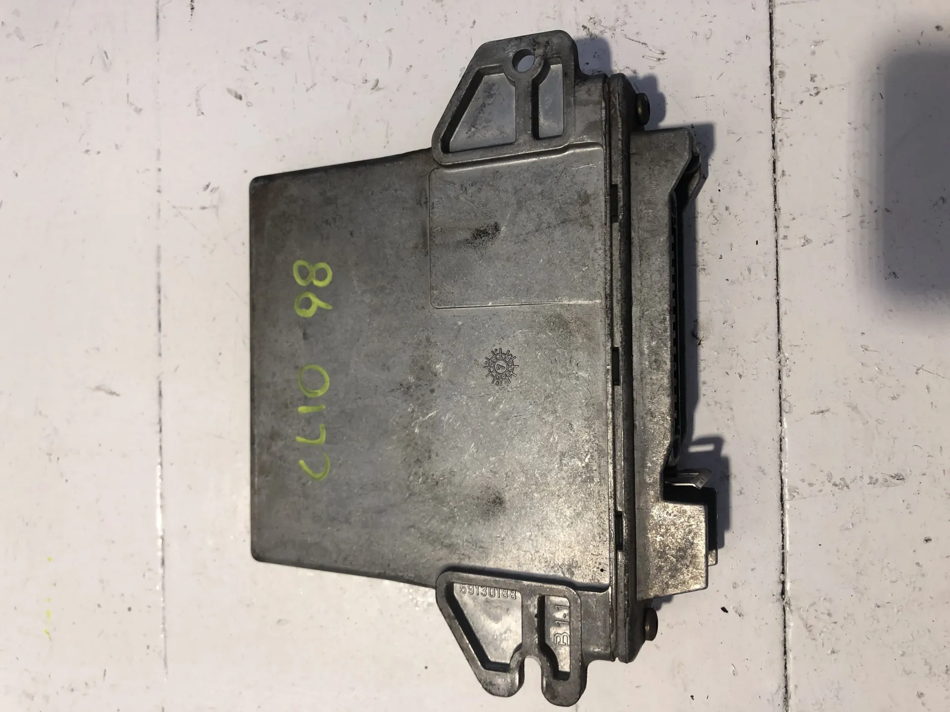 CENTRALINA MOTORE con codice R04080009E / 80761F / N0618668 / 7700104956 / 7700111205 da RENAULT Clio Serie (94>98) 1900 Diesel (1998)