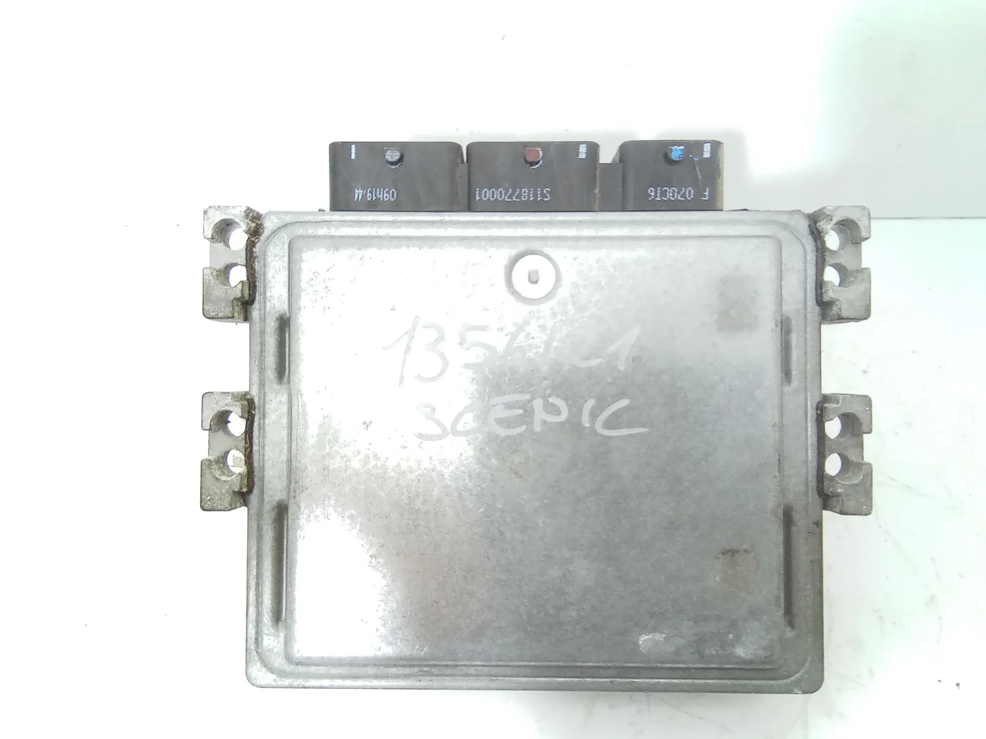 CENTRALINA MOTORE con codice 8200565863 da RENAULT Scenic Serie (03>09) 1500 Diesel 76 kW / 103 CV (2007)