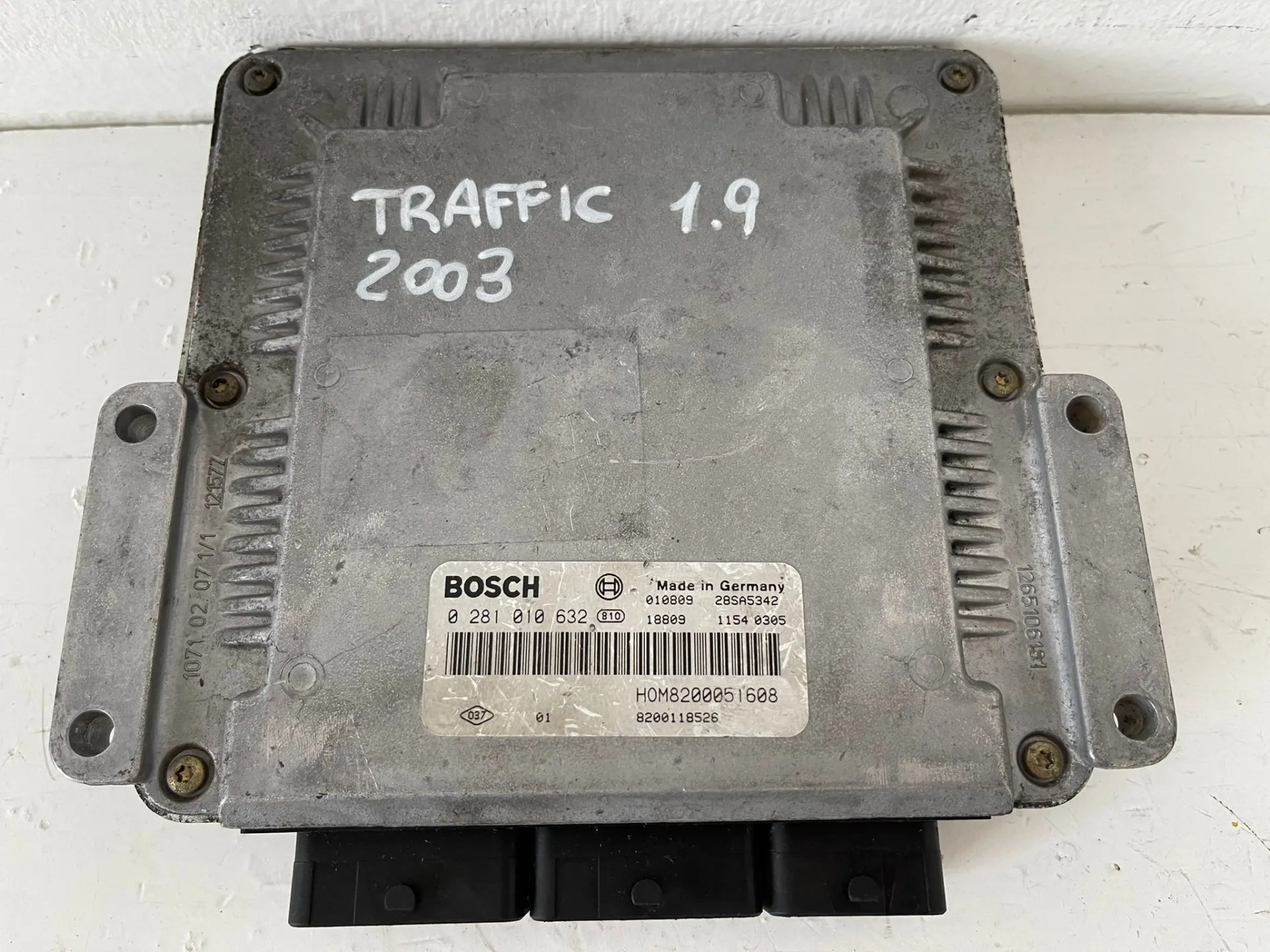CENTRALINA MOTORE con codice 0281010632 da RENAULT Trafic Furgone 1900 Diesel (2003)