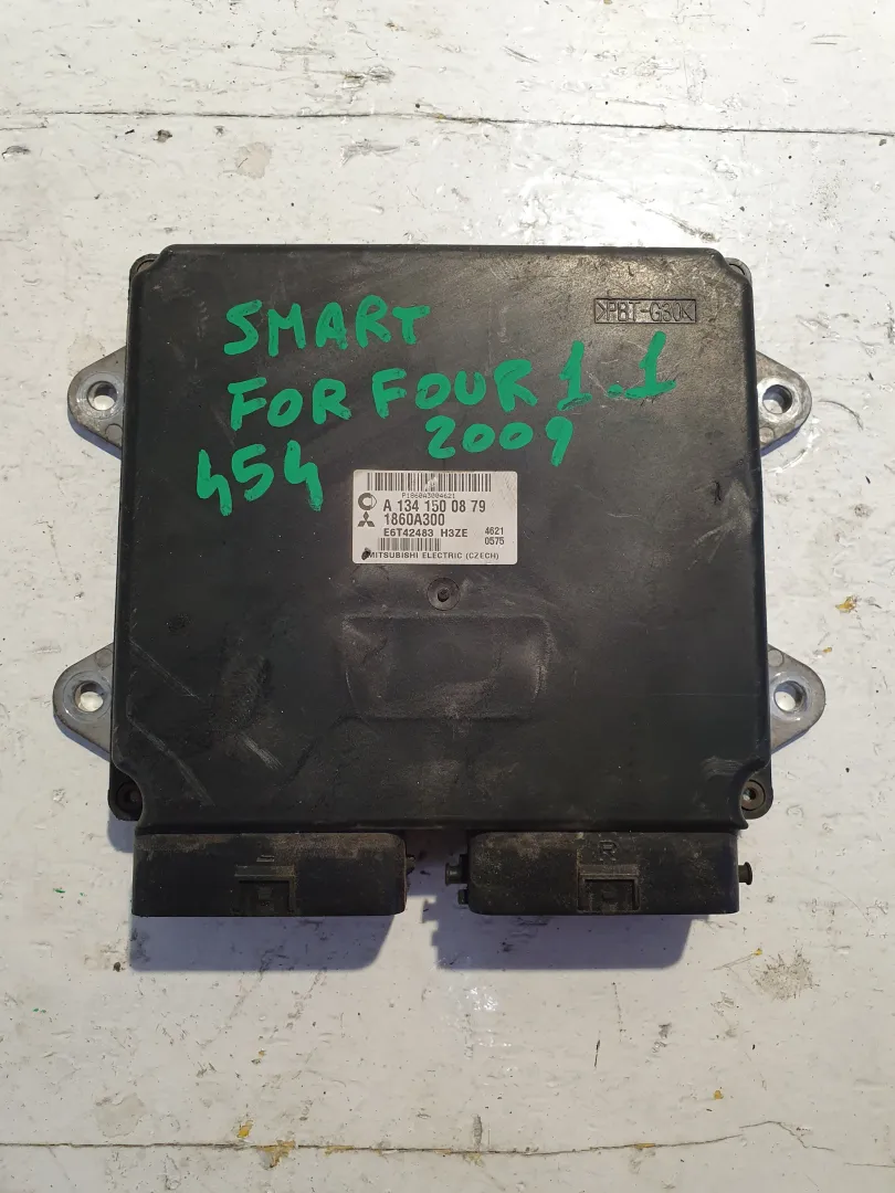 CENTRALINA MOTORE con codice A1341500879 / 1860A300 /E6T42483 da SMART Forfour 453 1100 Benzina (2009)