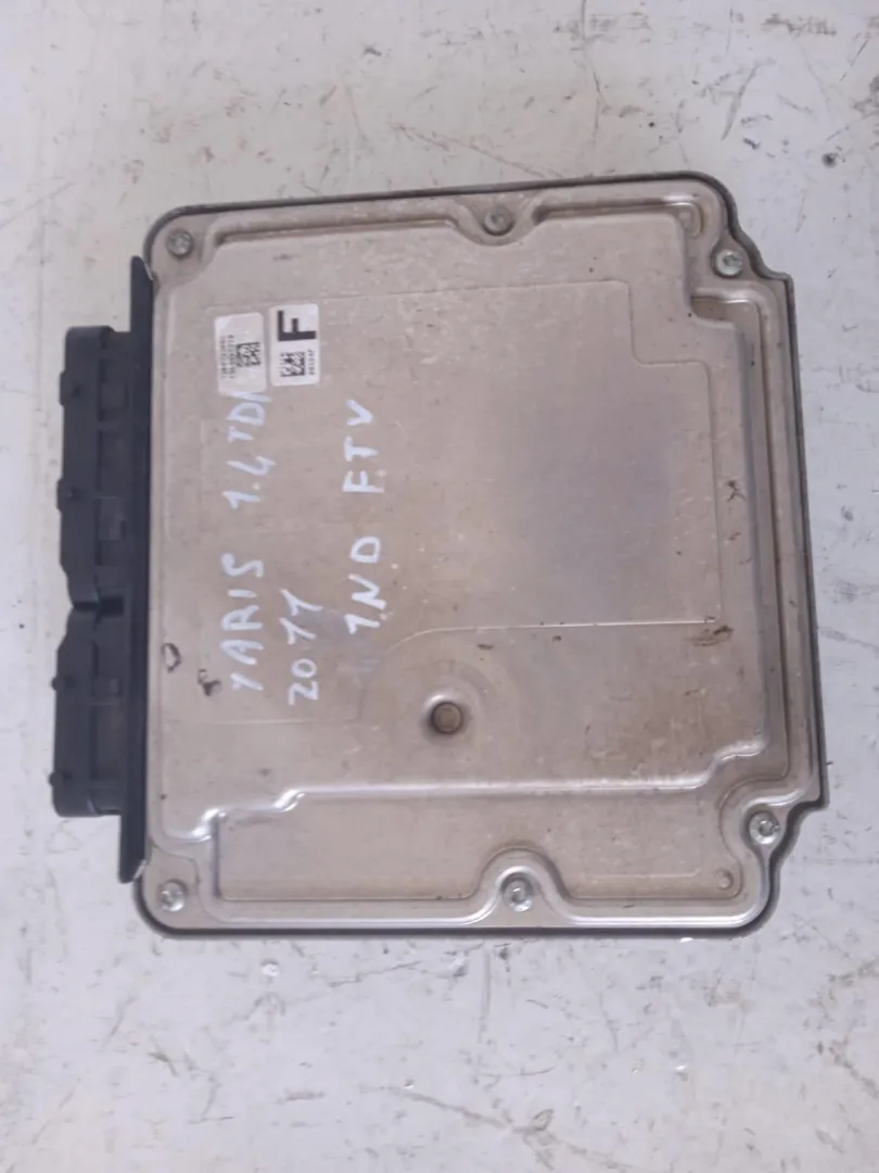 CENTRALINA MOTORE con codice 0281015393 da TOYOTA Yaris Serie (11>13) 1400 Diesel (2011)