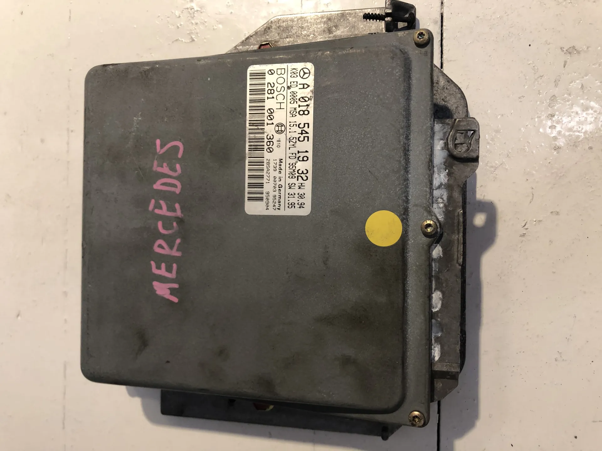 CENTRALINA MOTORE con codice A0185451932 / 0281001360 / 17390070395247 / 28SA2771 da MERCEDES Classe E Berlina W211 (02>07) 2600 Diesel (2004)