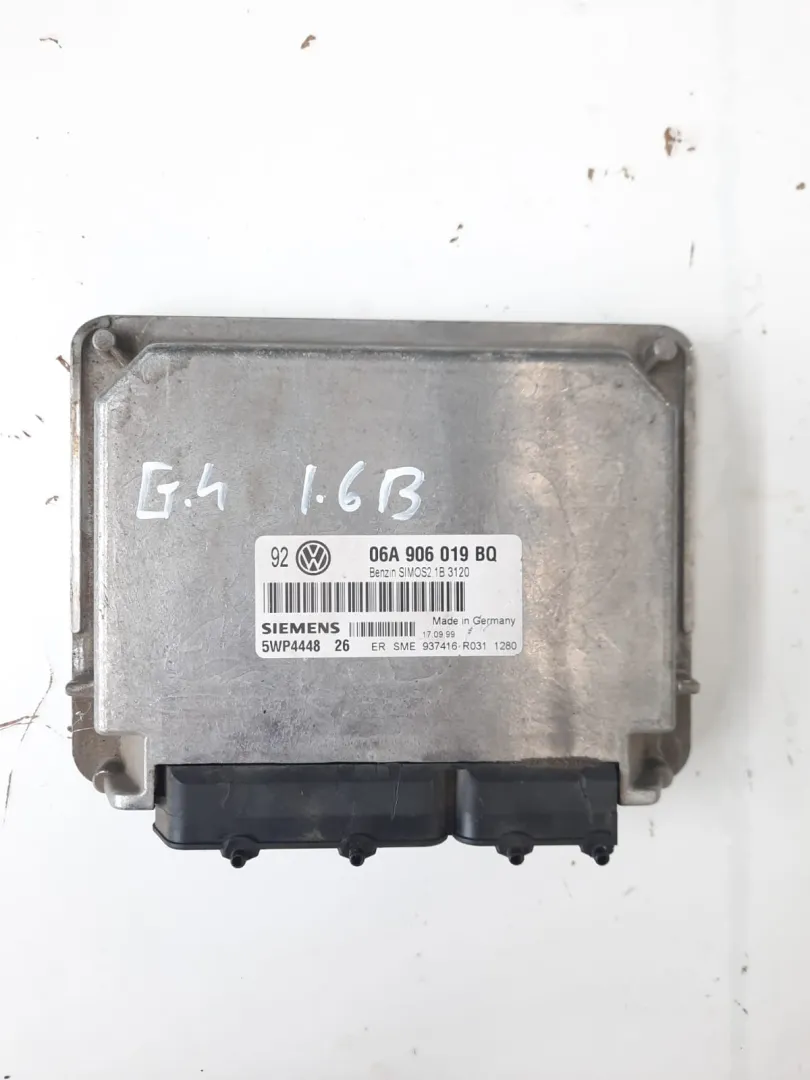 Centralina motore Volkswagen Golf 4 del 2000 1.6 Benzina CODICE RICAMBIO : 06A906019BQ