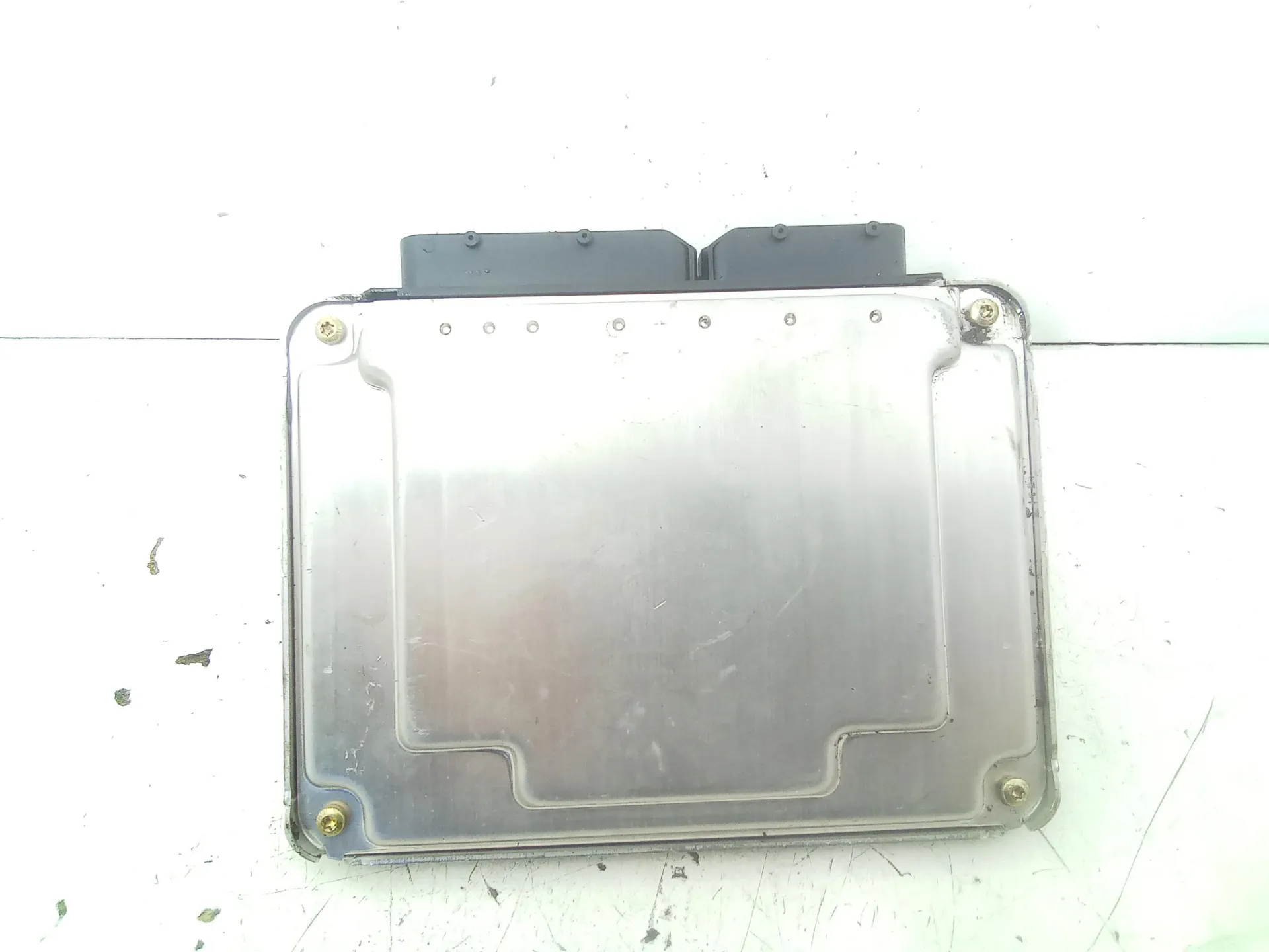 CENTRALINA MOTORE con codice 0281010218 da VOLKSWAGEN Passat Berlina 3Â° Serie 1900 Diesel (2000)