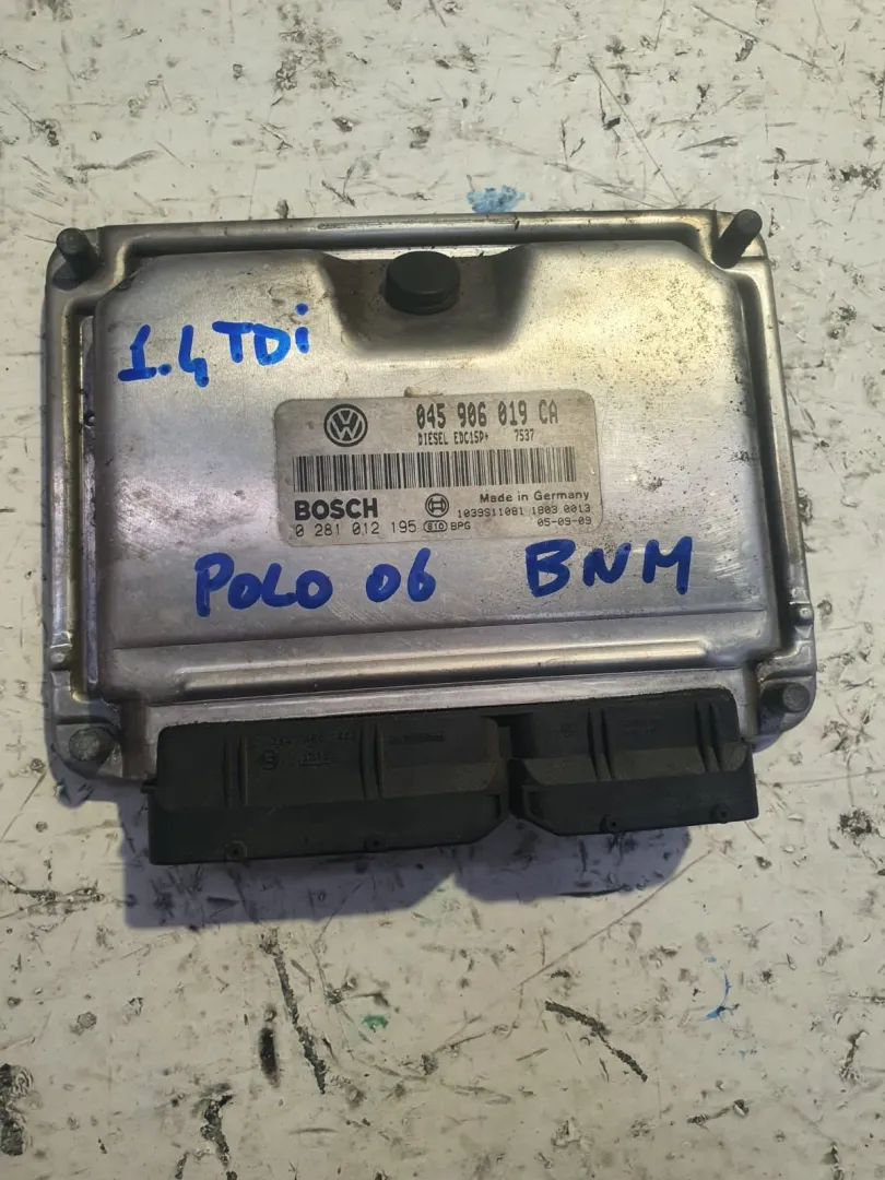 CENTRALINA MOTORE con codice 045906019CA / 0281012195 / 1039611081 / 18030013 da VOLKSWAGEN Polo 4Â° Serie 1400 Diesel (2006)