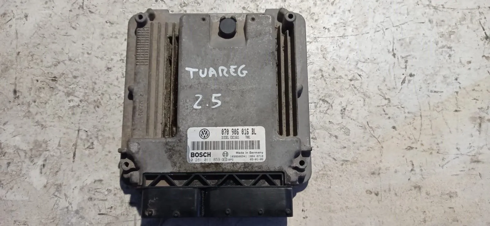 CENTRALINA MOTORE con codice 070906016 BL / 0281011859 da VOLKSWAGEN Touran 1Â° Serie 2500 Diesel (2006)