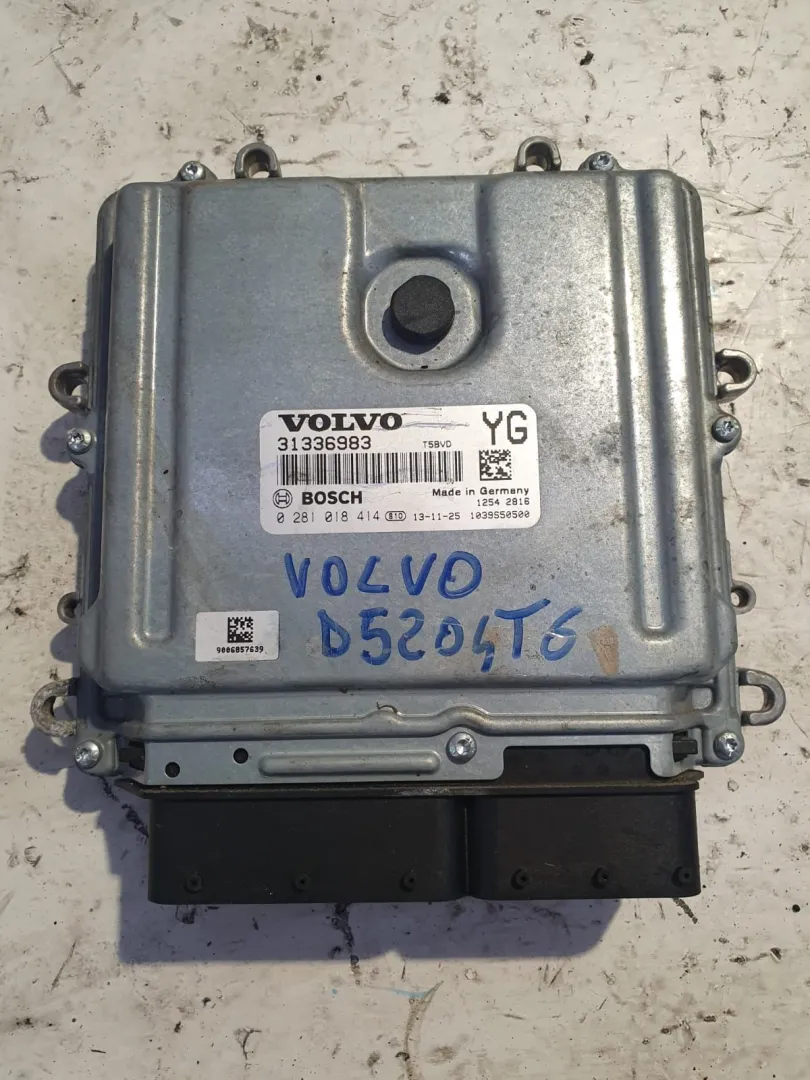 CENTRALINA MOTORE con codice 31336983 / 0281018414 / 12542816 / 1039S50500 / 9806857639 da VOLVO V40 Serie (16>) 2000 Diesel (2016)