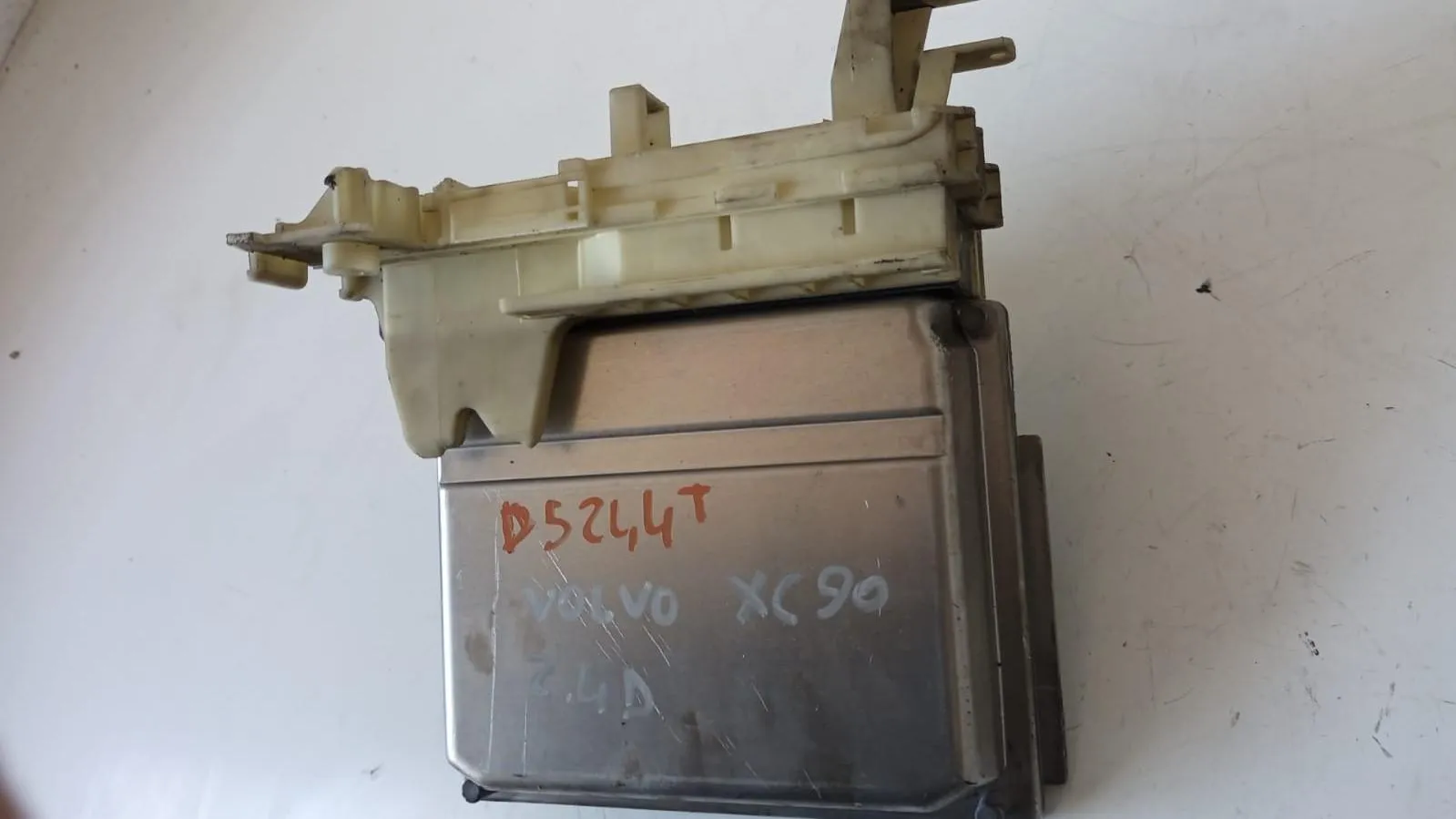 CENTRALINA MOTORE con codice 0281010319 da VOLVO XC90 1Â° Serie 2400 Diesel con codice motore D5244T/D5244T (2010)