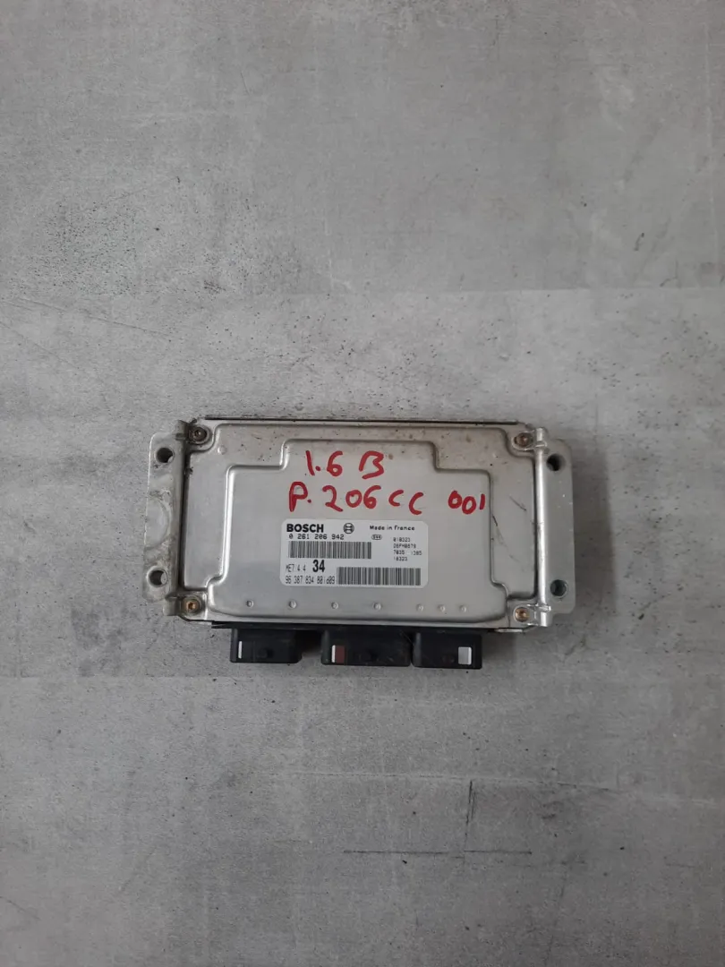 Centralina Peugeot 206cc del 2000 1.6 Benzina CODICE RICAMBIO : 0281206942