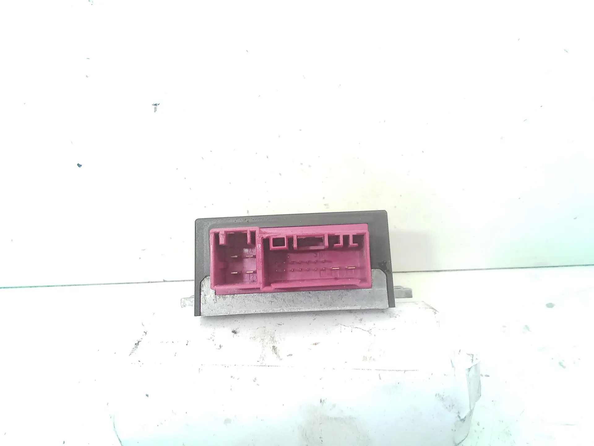 CENTRALINA POMPA CARBURANTE con codice 16147169960-01 da BMW Serie 1 Serie (E87) (04>07) 2000 Diesel (2006)