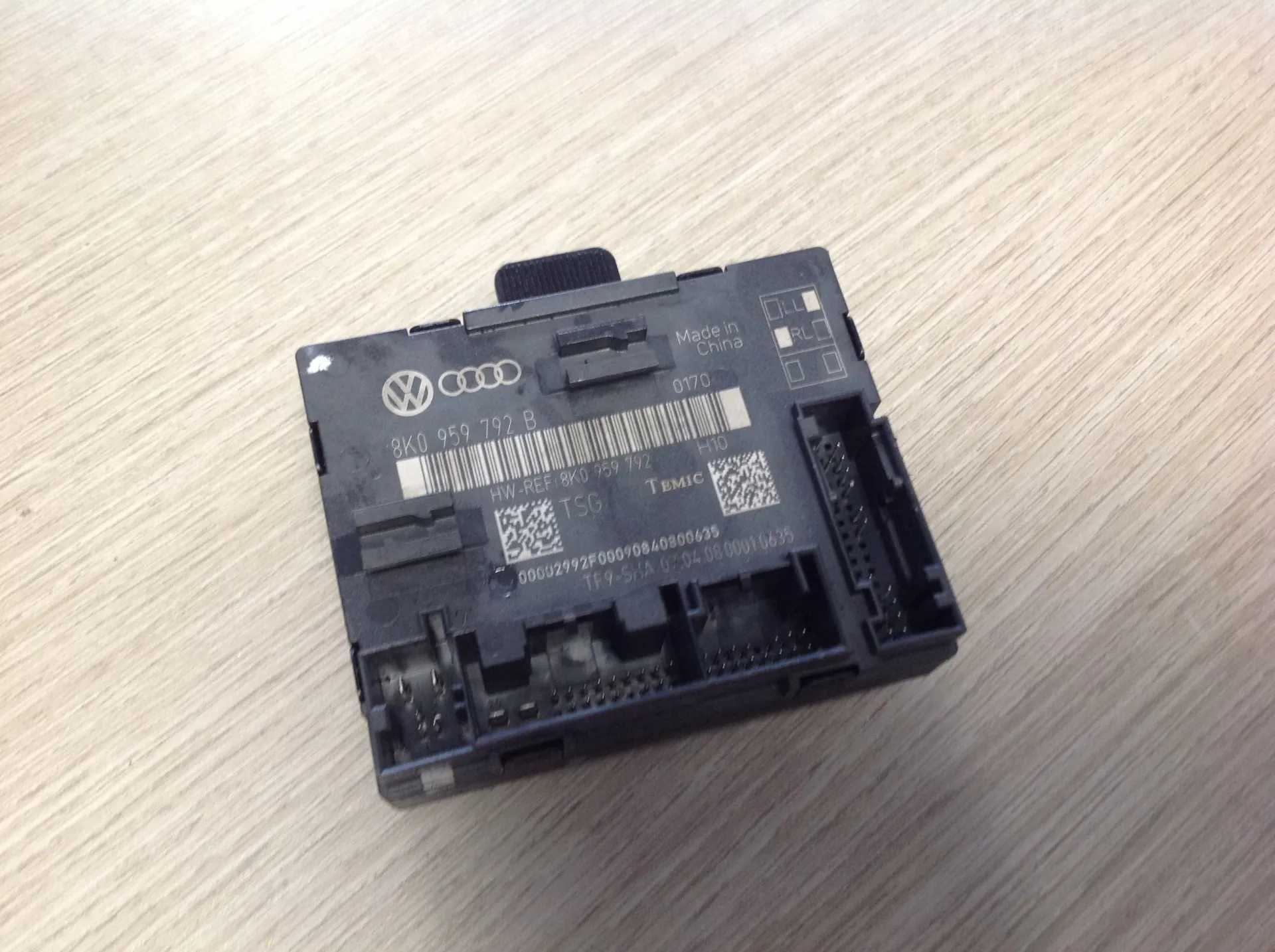 CENTRALINA PORTA DX PASSEGGERO con codice 8K0959792B da AUDI A4 Berlina (07>10) Diesel (2010)