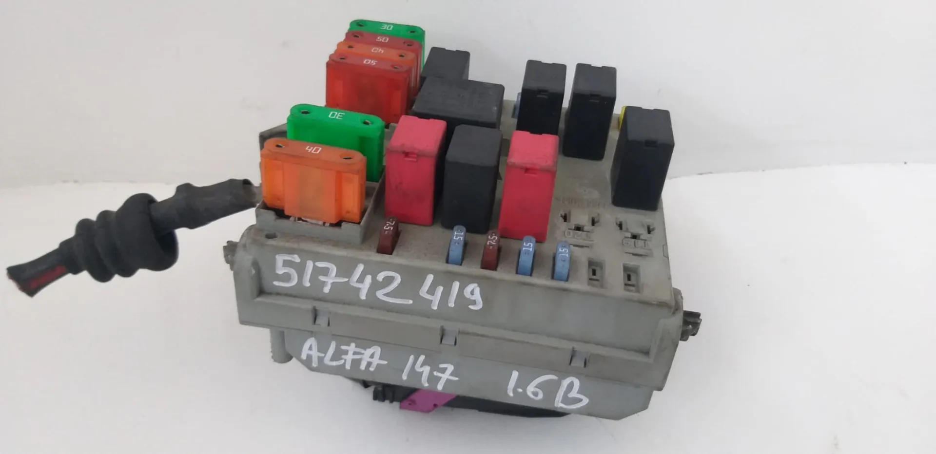 Centralina Porta fusibili Alfa 147 del 2006 1.6 Benzina CODICE RICAMBIO : 5174219
