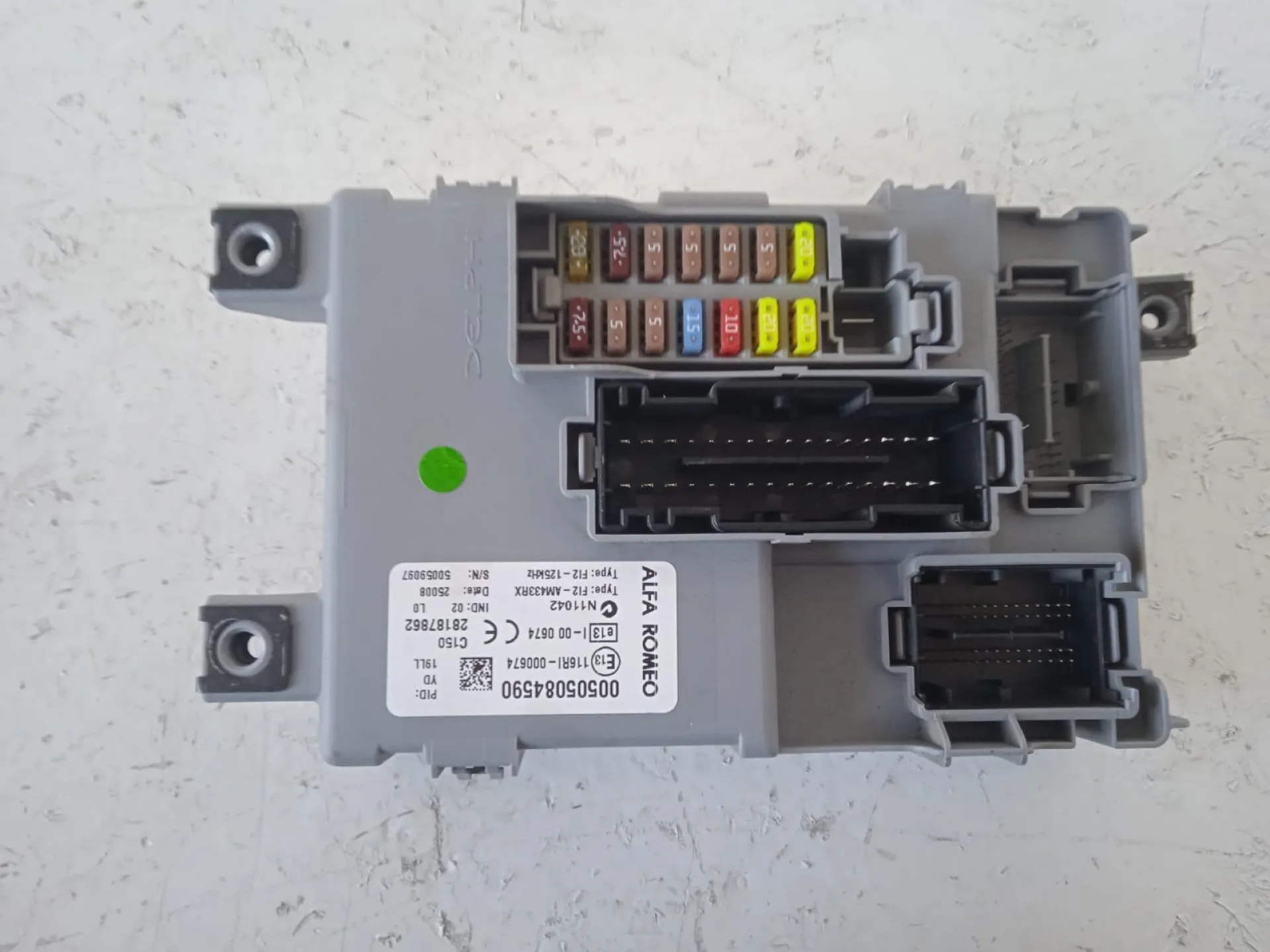 CENTRALINA PORTA FUSIBILI con codice 00505084590 da ALFA ROMEO Mito Serie (955_) (08>) 1600 Diesel con codice motore 955A3000/955A3000 (2012)