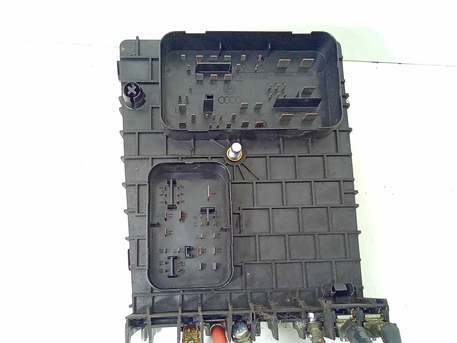 CENTRALINA PORTA FUSIBILI con codice 1k0953549f da AUDI A3 Serie (8P1) (03>05) 2000 Diesel 103 (2005)