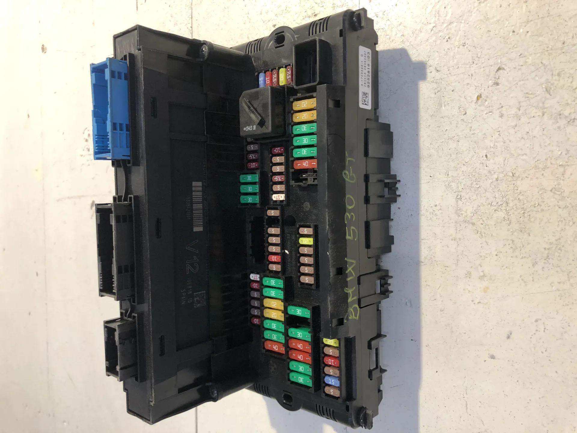 CENTRALINA PORTA FUSIBILI con codice 925281603 / 317033441 / JB938421801 / 10581810 da BMW Serie 5 Berlina (G30) 2000 Diesel (2016)