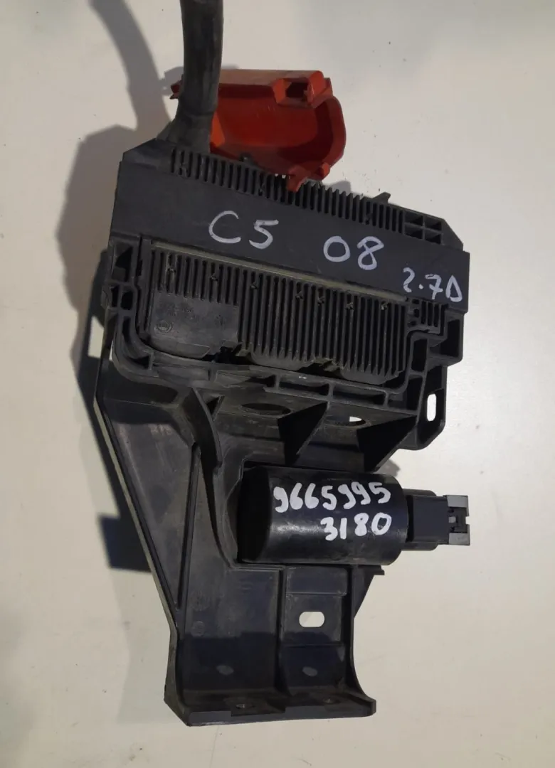 Centralina porta fusibili Citroen C5 2.7 D del 2008 CODICE RICAMBIO : 96659953180