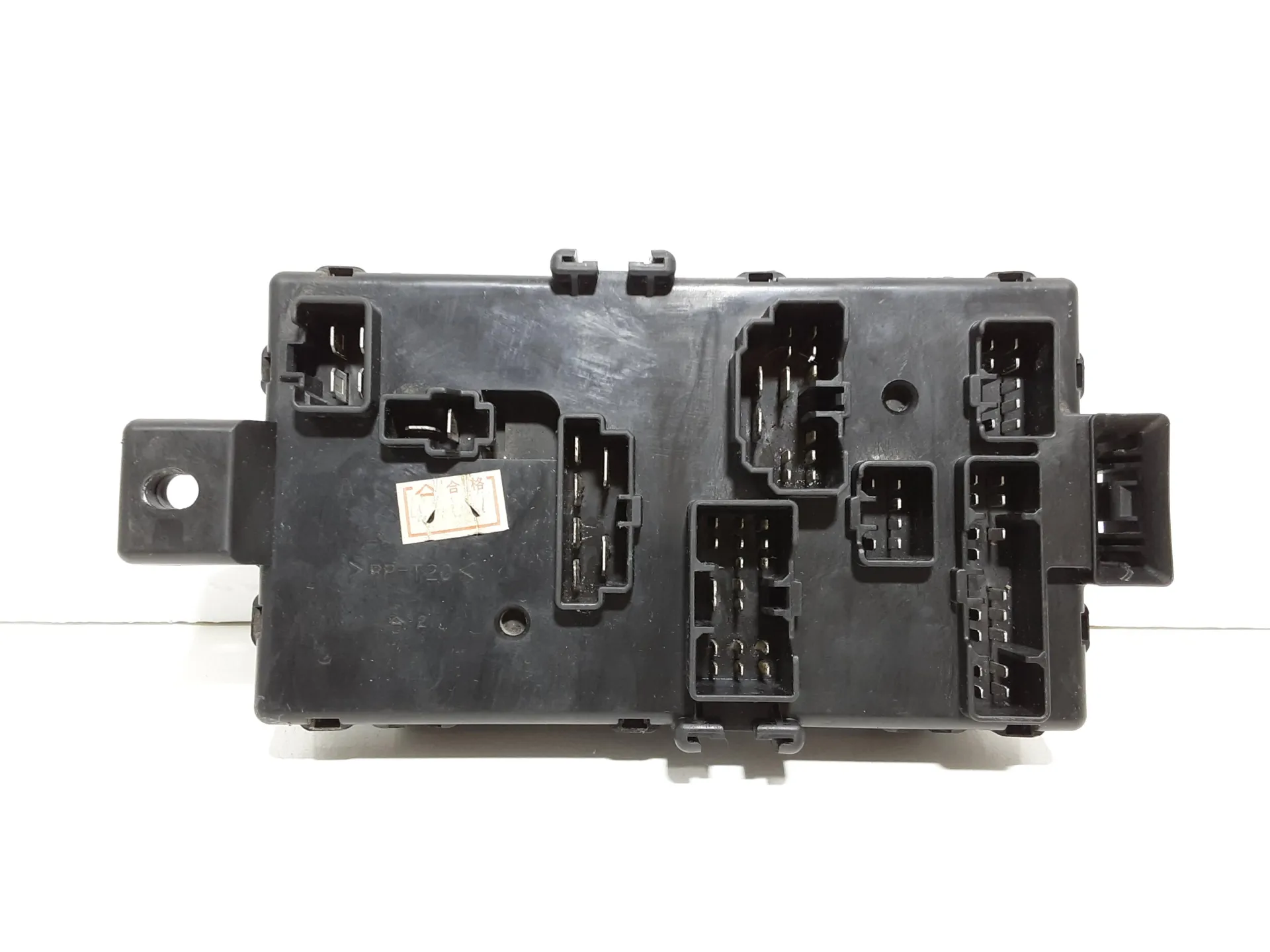 CENTRALINA PORTA FUSIBILI con codice 8260087411 da DAIHATSU Terios 1° Serie 1300 Benzina 63 kW / 86 CV con codice motore K3/K3-VE (2005)