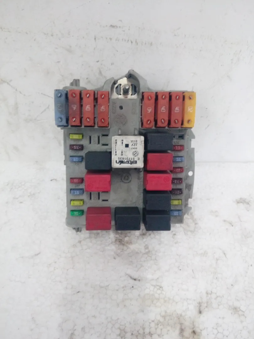 51738102 / 11908 / 110258f15 / 57657 CENTRALINA PORTA FUSIBILI FIAT Croma 2Â° Serie 1900 Diesel 110 (2005)