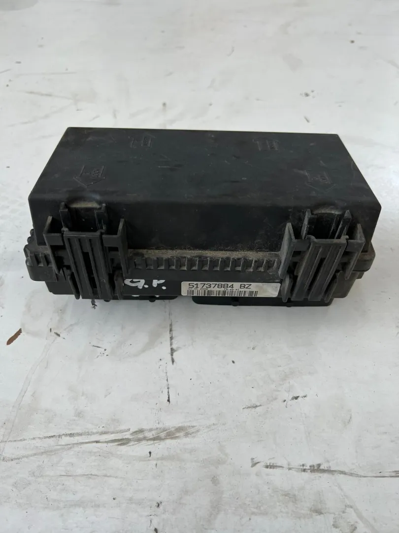 Centralina porta fusibili Fiat Grande Punto 1.2 B del 2009 CODICE RICAMBIO : 51737884