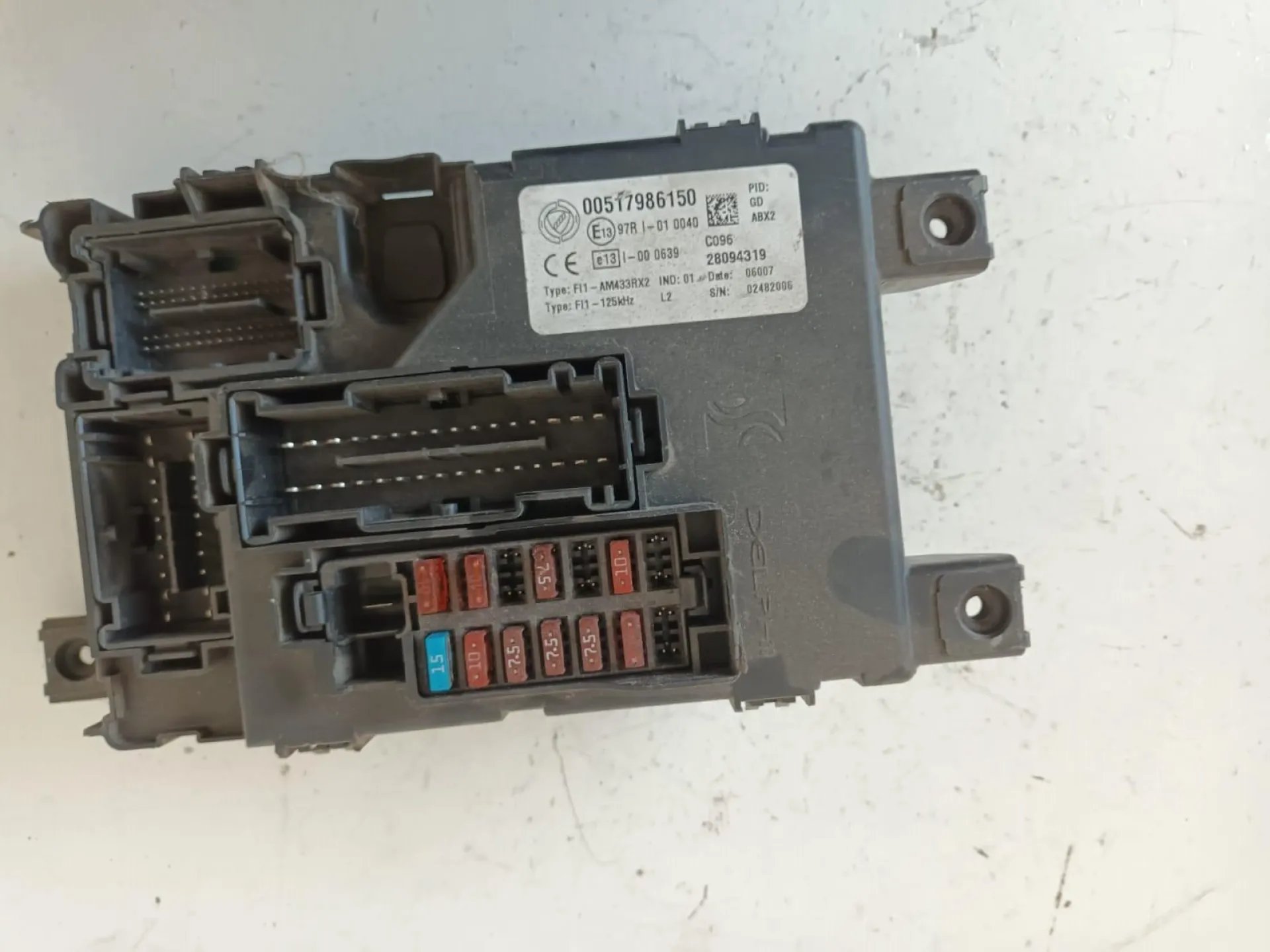 CENTRALINA PORTA FUSIBILI con codice 00517986150 da FIAT Grande Punto 2Â° Serie 1300 Diesel con codice motore 199A2000/199A2000 (2010)
