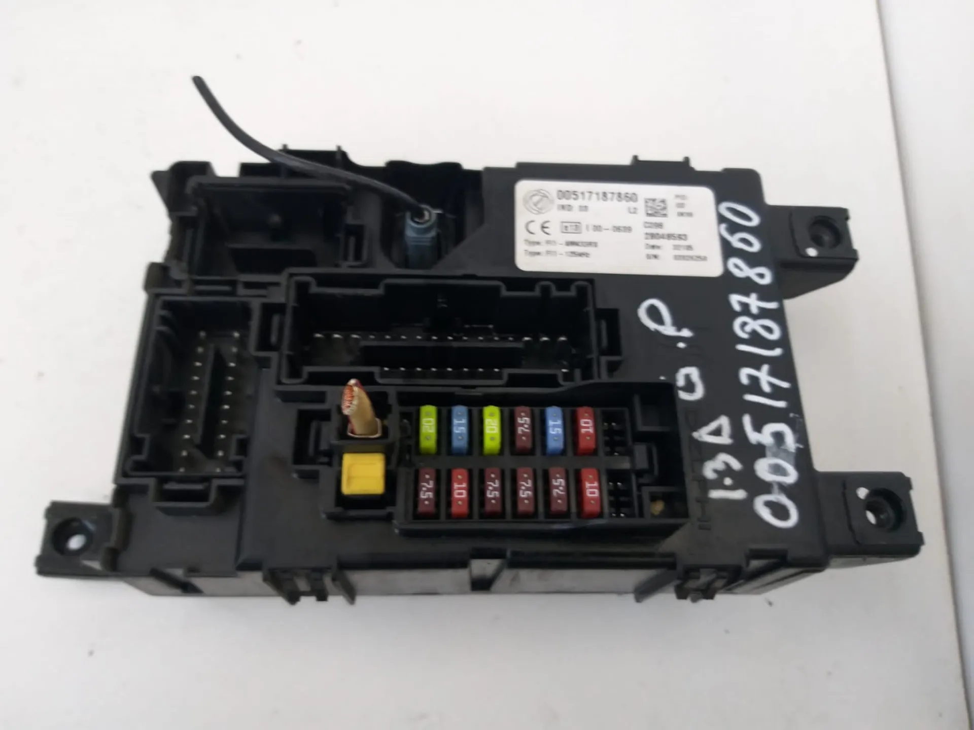 Centralina porta fusibili Fiat Grande Punto del 2006 1.3 D CODICE RICAMBIO : 00517187860