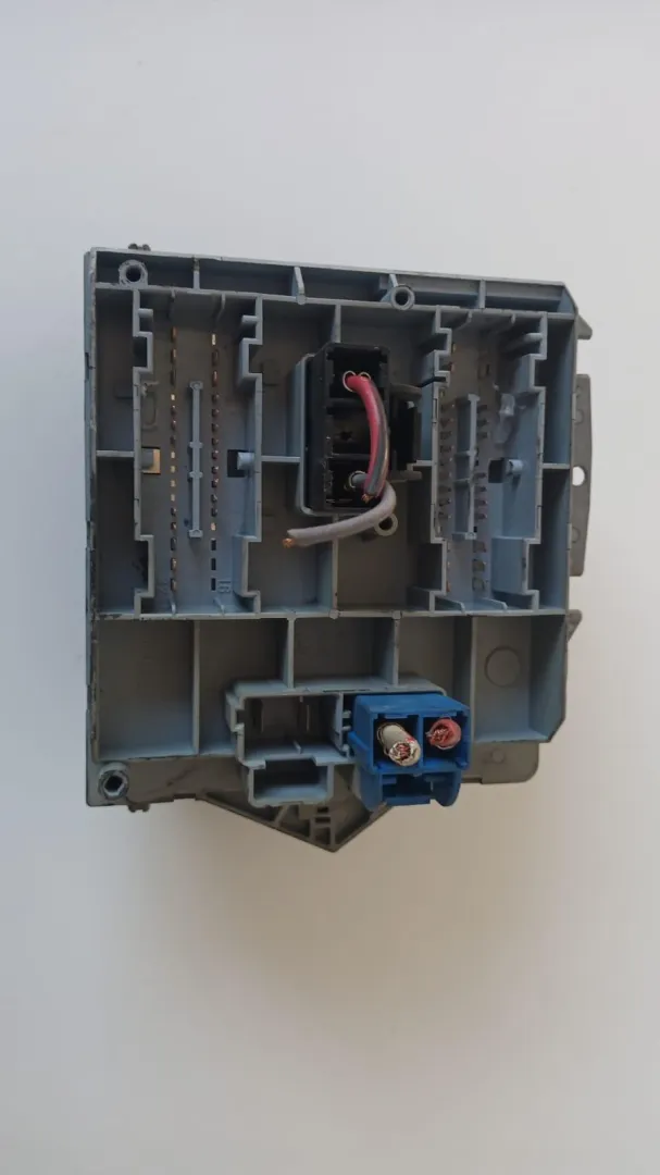 CENTRALINA PORTA FUSIBILI con codice 46835603 da FIAT Panda 2Â° Serie 1300 Diesel con codice motore 188A9000/188A9000 (2007)