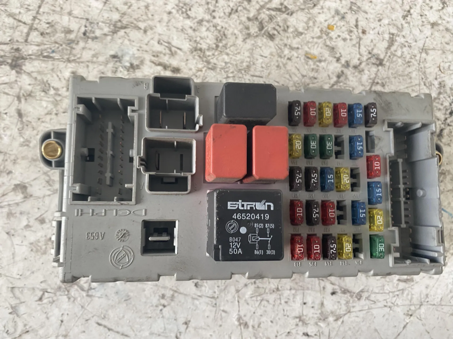 CENTRALINA PORTA FUSIBILI con codice 46552681 da FIAT Punto Berlina 3P 2Â° Serie 1200 Benzina con codice motore 188A4000/188A4000 (2002)