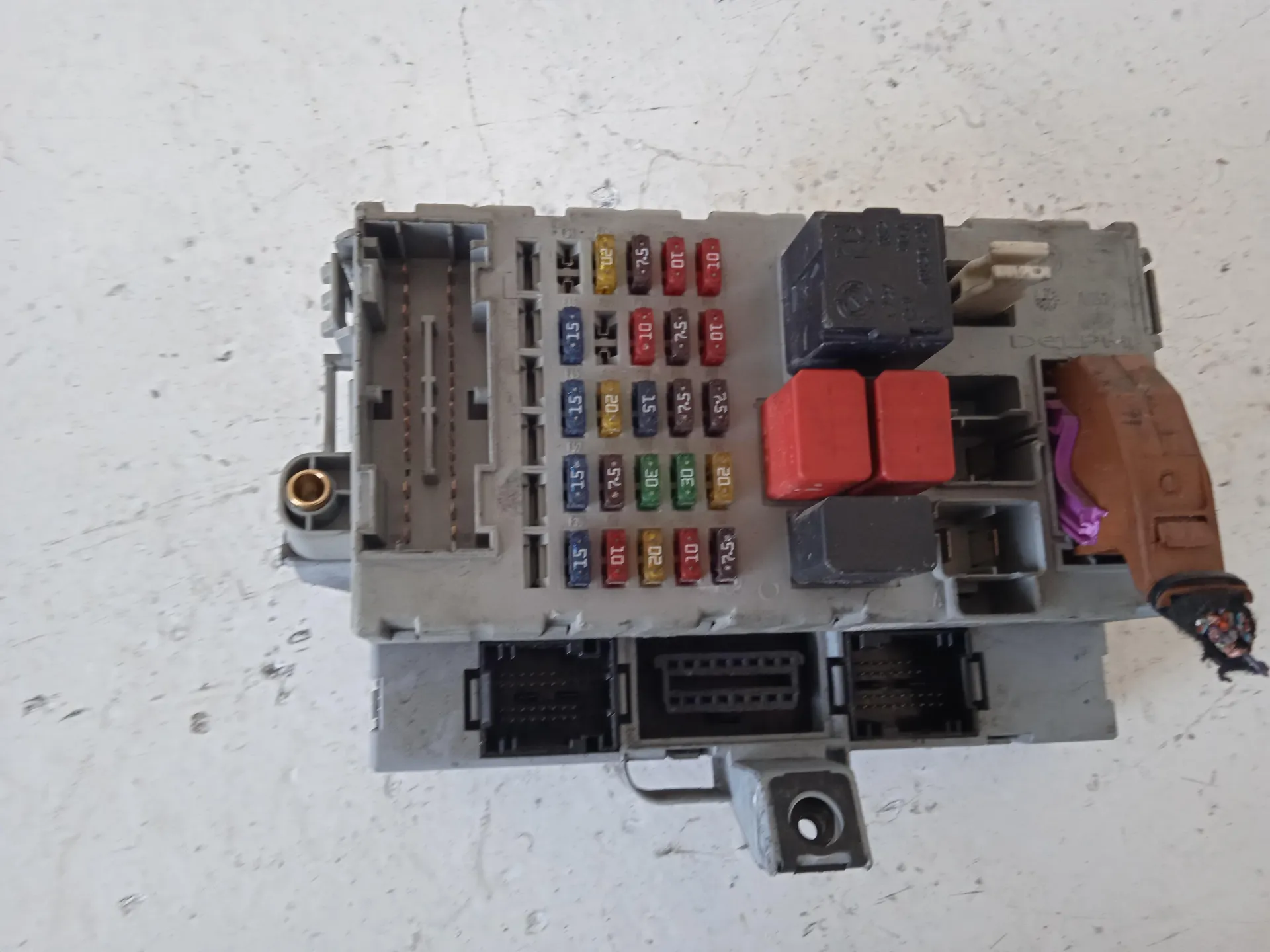 CENTRALINA PORTA FUSIBILI con codice 51744898 da FIAT Punto Berlina 3P 3Â° Serie 1300 Diesel con codice motore 188A9000 (2005)