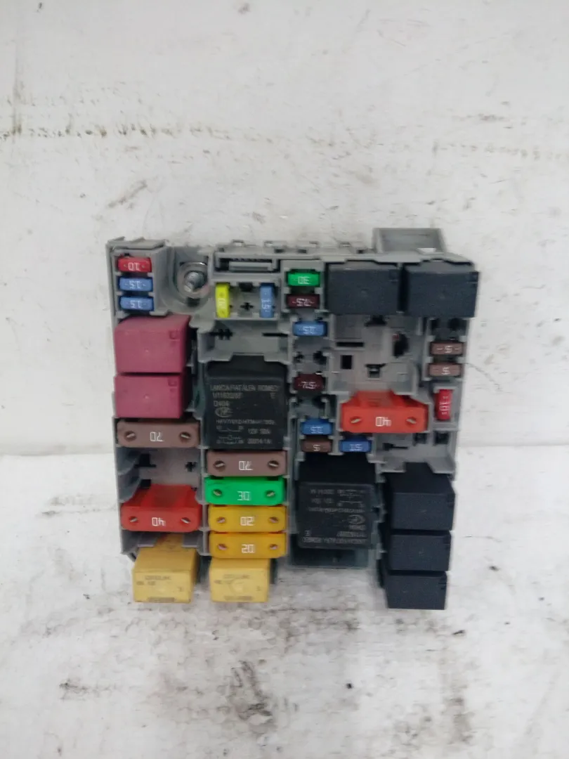 51827977 CENTRALINA PORTA FUSIBILI FIAT Punto EVO 1200 Benzina 55 (2015)