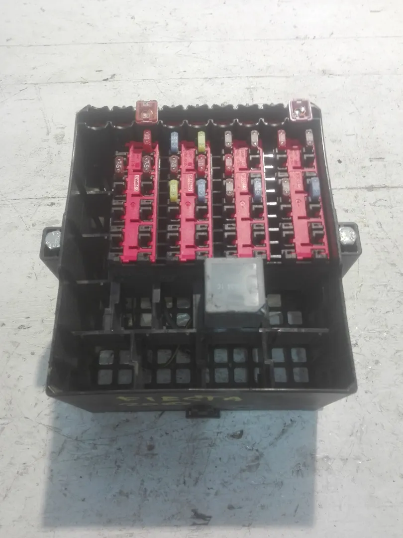 8V5T14A005 GRE / 12141905005 / 13551234 CENTRALINA PORTA FUSIBILI FORD Fiesta 6Â° Serie 1400 Benzina (2010)