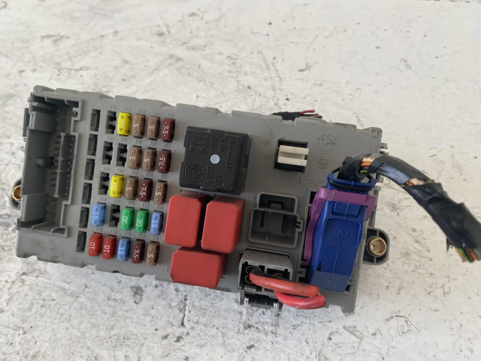 CENTRALINA PORTA FUSIBILI con codice 51786802 da LANCIA Ypsilon 2Â° Serie 1200 Benzina con codice motore 188A4000/188A4000 (2006)