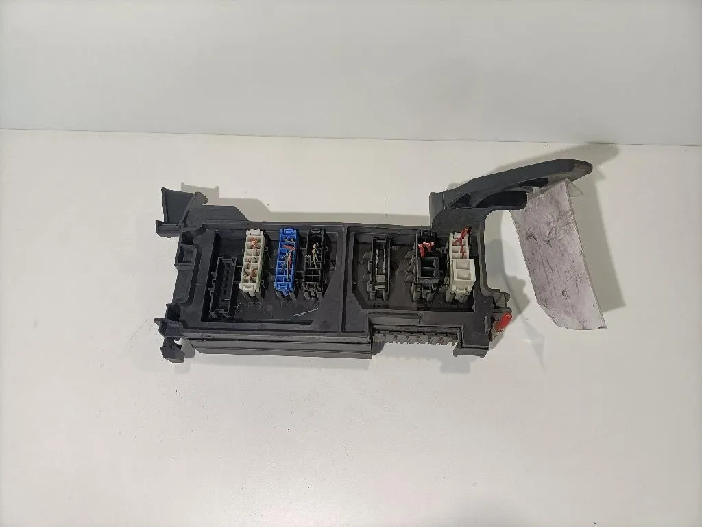 CENTRALINA PORTA FUSIBILI con codice A1645402372 da MERCEDES ML W164 3Â° Serie 2987 diesel (1)