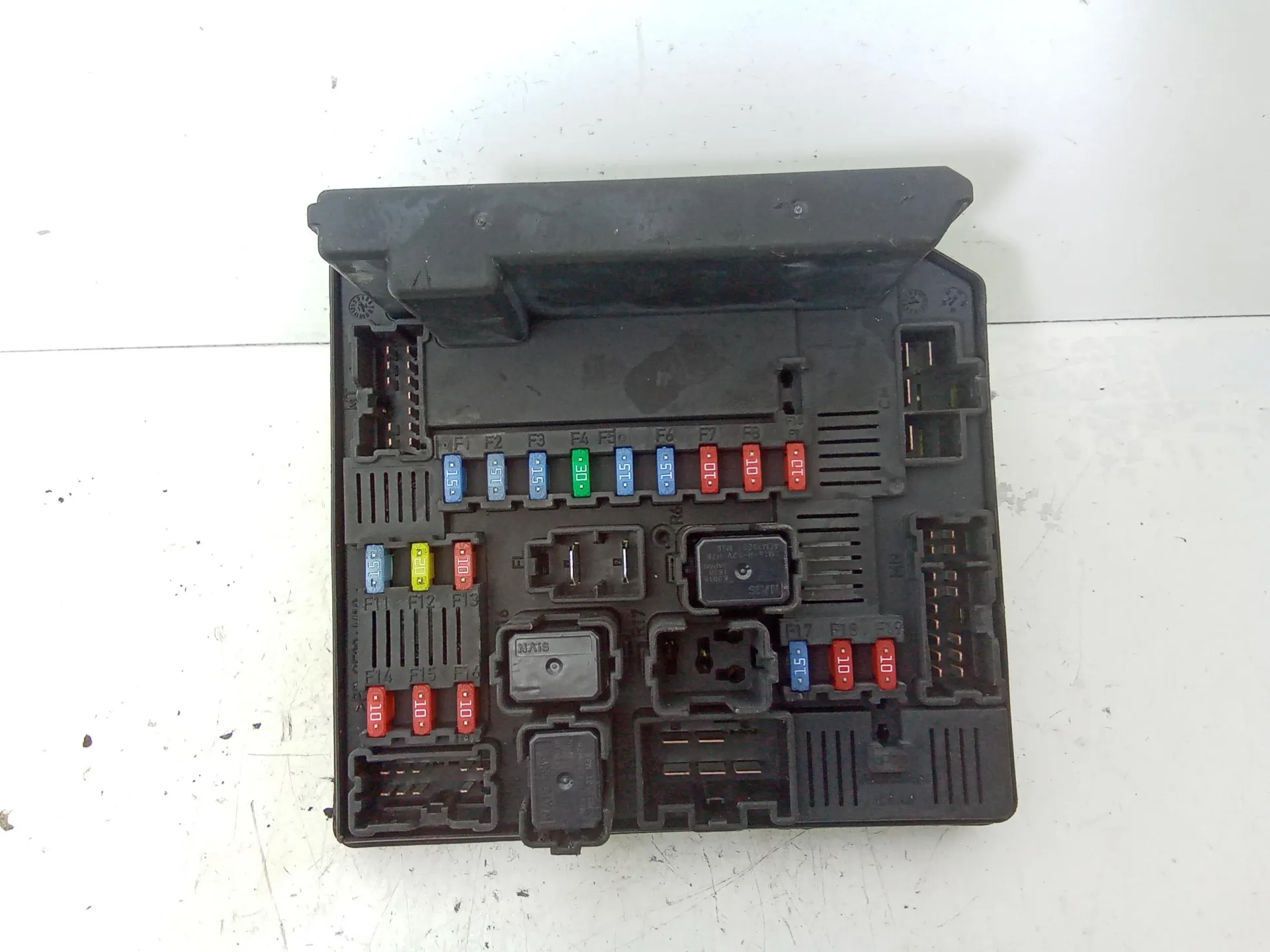 CENTRALINA PORTA FUSIBILI con codice 284b7jd00b da NISSAN Qashqai +2 2000 Diesel 110 (2009)