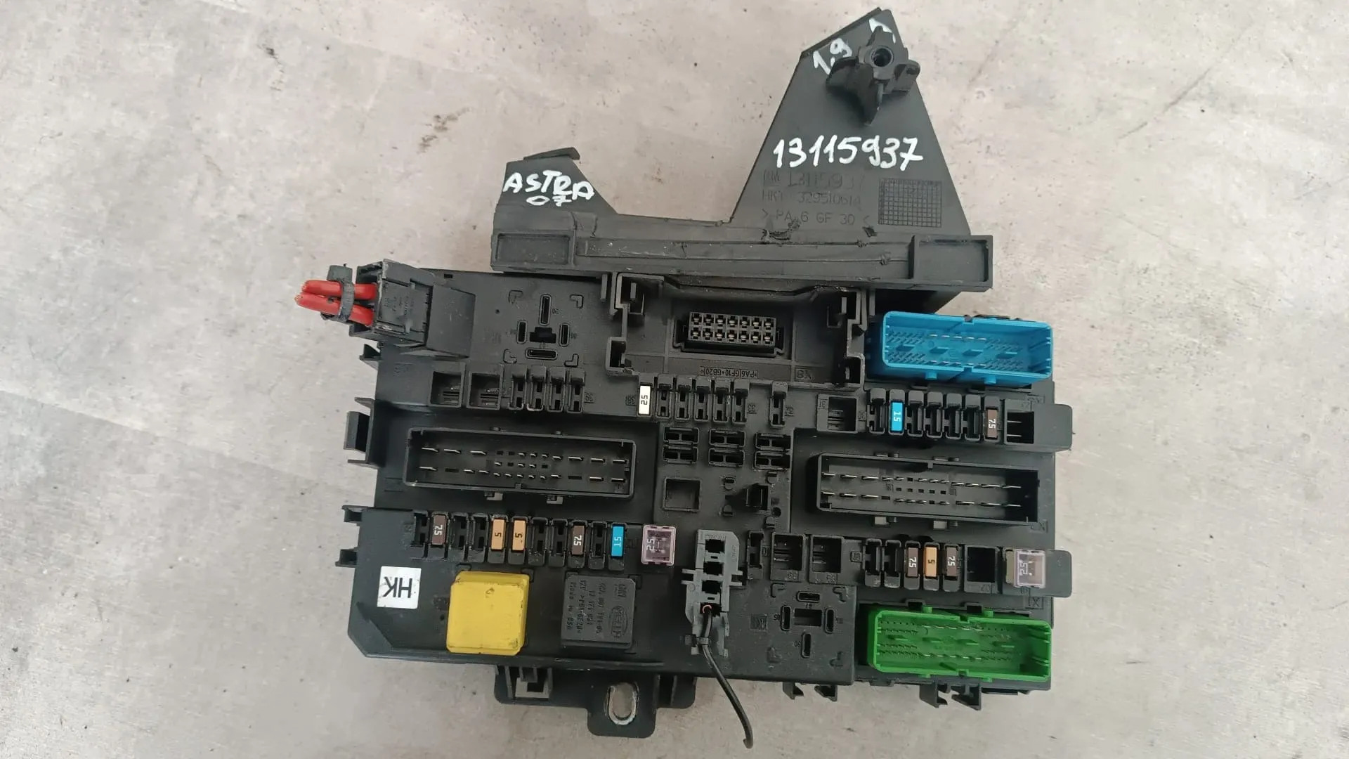Centralina porta fusibili Opel Astra H 1.9 D del 2006 CODICE RICAMBIO : 13115937