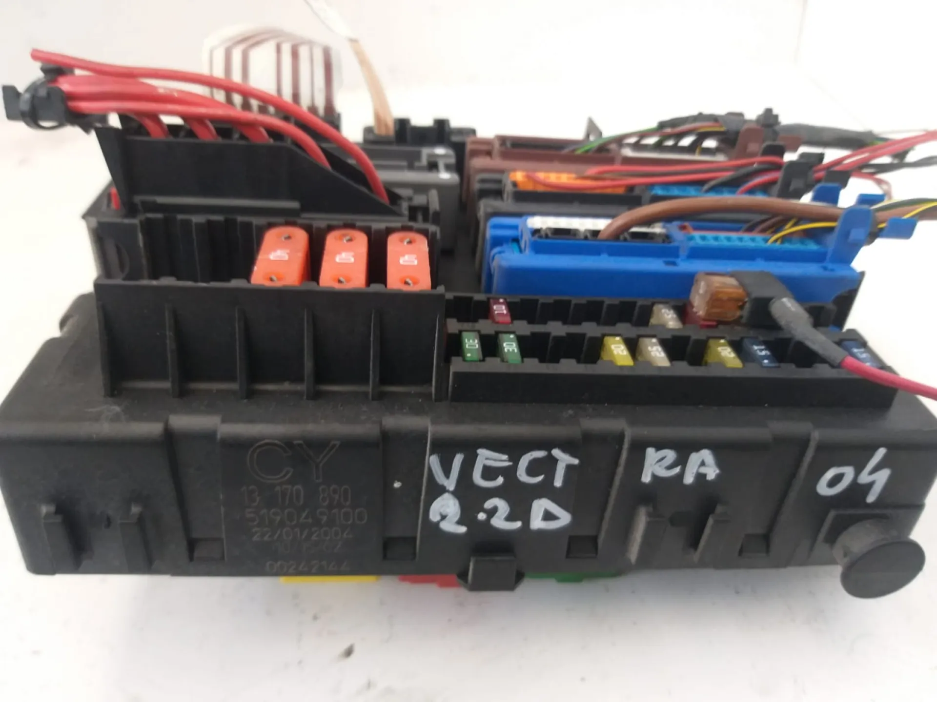 Centralina porta fusibili Opel Vectra del 2004 2.2 Diesel CODICE RICAMBIO : 13170890