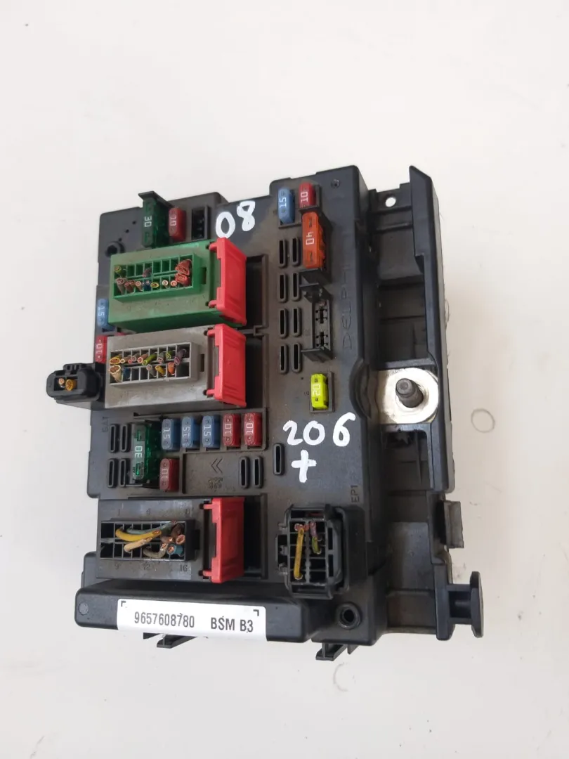 Centralina porta fusibili Peugeot 206 + 1.4 HDI del 2008 CODICE RICAMBIO : 9657608780