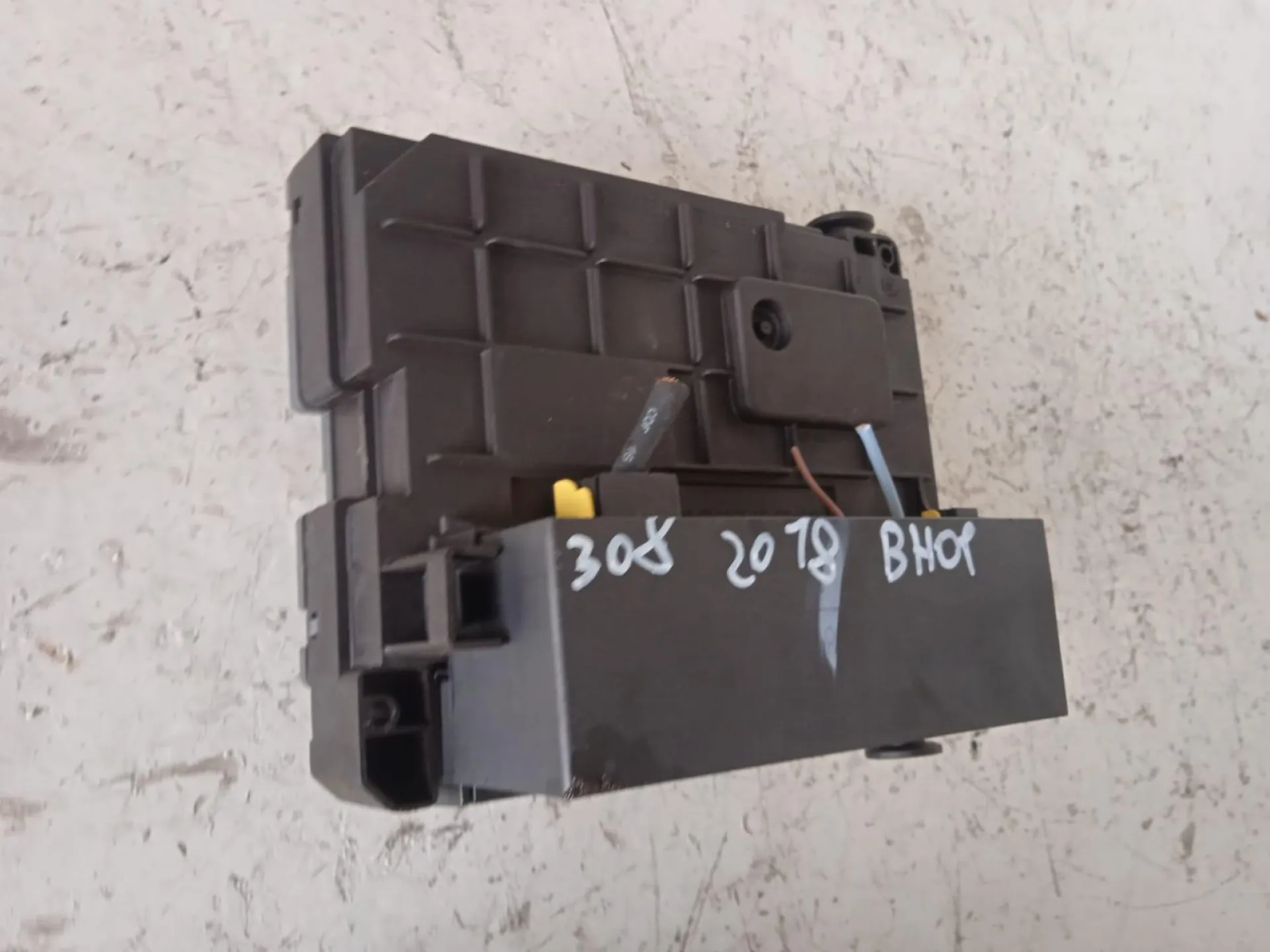CENTRALINA PORTA FUSIBILI con codice 9674917380 00 da PEUGEOT 308 2Â° Serie 1600 Diesel con codice motore BH01/BH01 (2018)