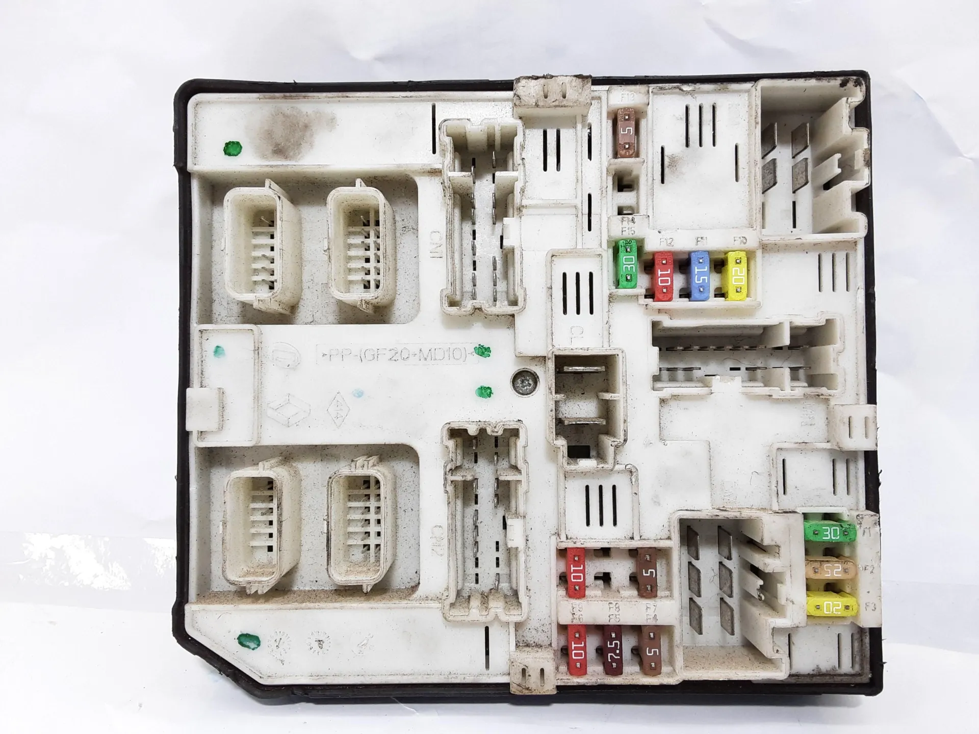 CENTRALINA PORTA FUSIBILI RENAULT Master 4° Serie 2299 Diesel 110 con codice motore M9TD8/M9TD8 (2024)